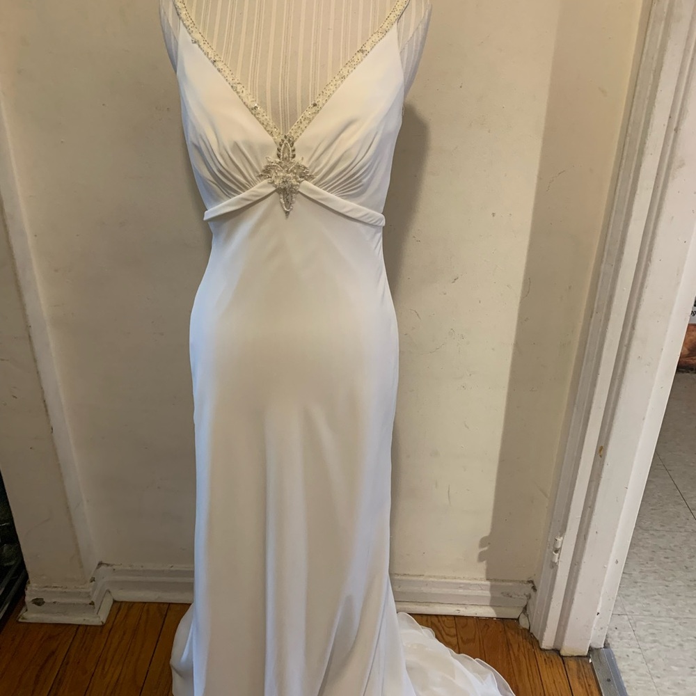 David Bridal Wedding Dress size 4 color ivory.